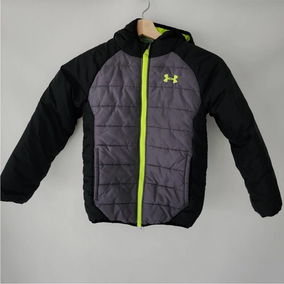Under Armour Black Gray Coldgear Insulated Hooded Puffer Jacket Boys Size 7 - Picture 1 of 3